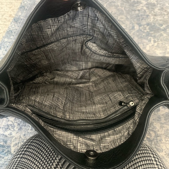 Antik Kraft large vegan crossbody bag - Picture 7 of 11